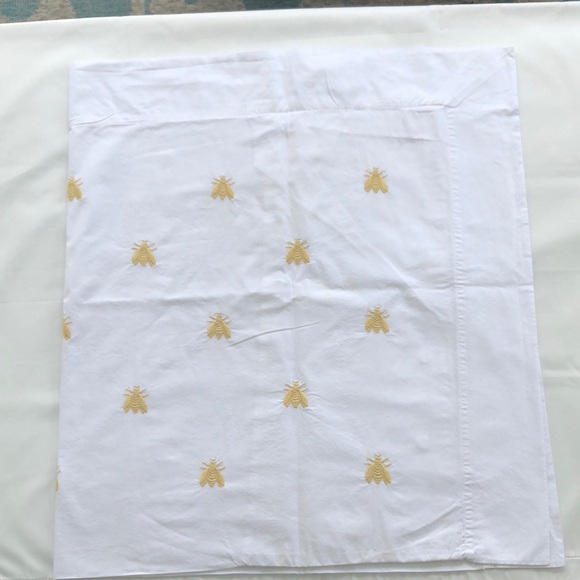 Signoria Firenze White Pillowcase with Gold Bee Embroidery